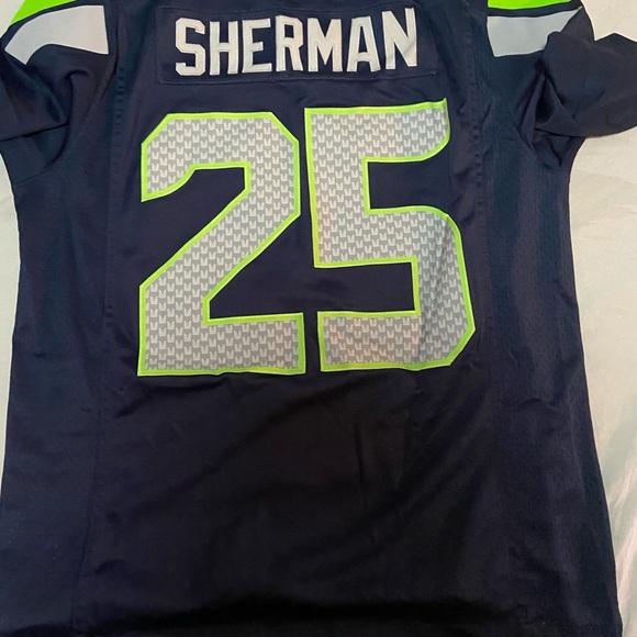 Football jersey - Picture 2 of 3